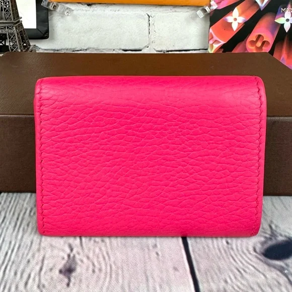 Gucci hot pink compact wallet with card holder and coin section - Picture 2 of 15
